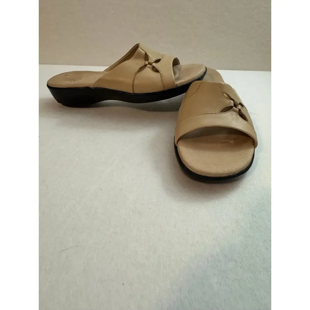 Clarks Leather Wedge Slides Sandals Petal Cutouts Summer Vacation Tan 9M